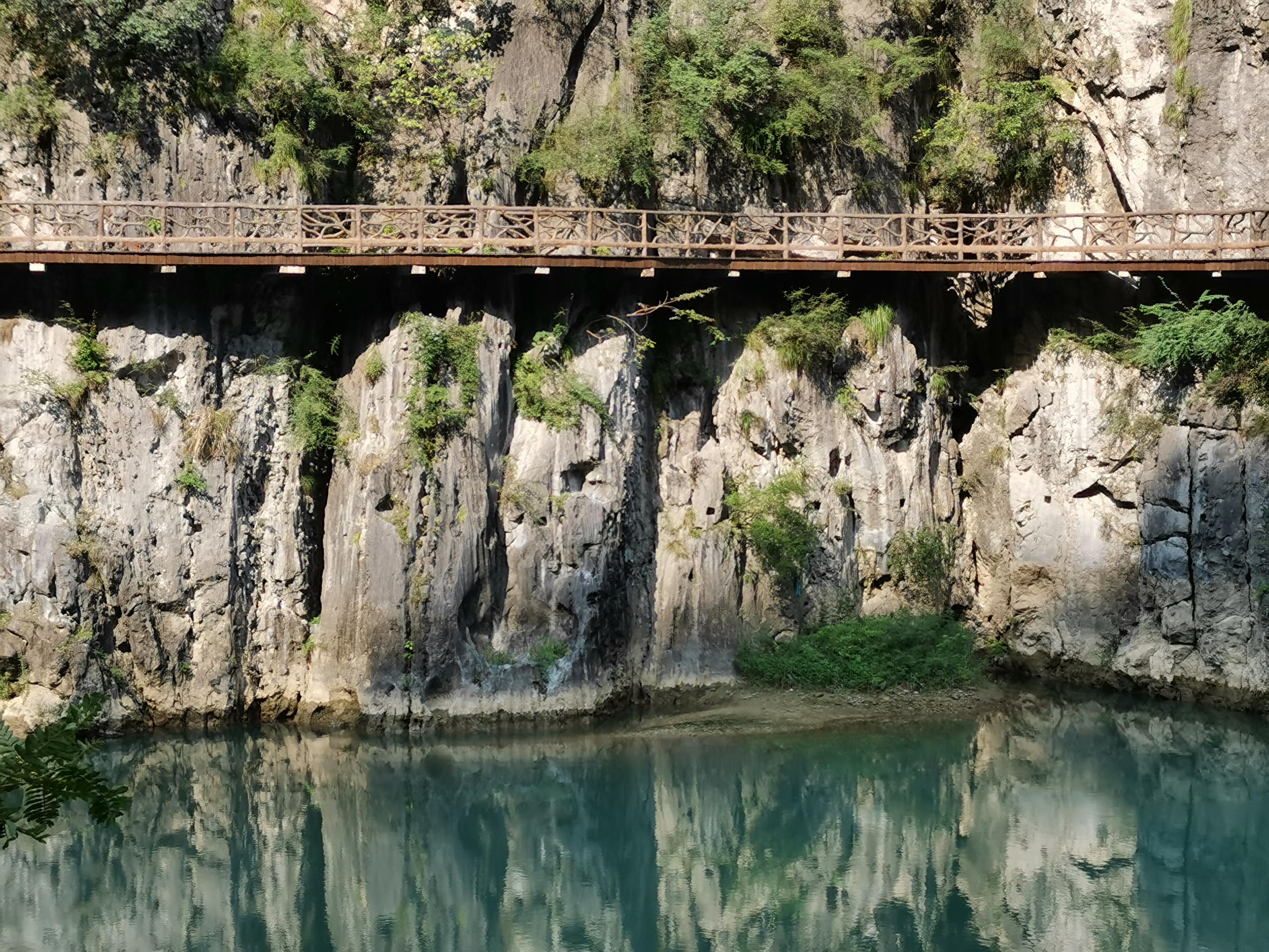 资料图片：三峡古栈道